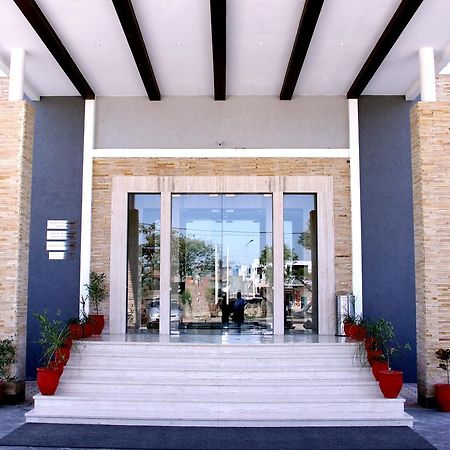 Continent Hotel Nawanshahr Nawashahr Екстер'єр фото