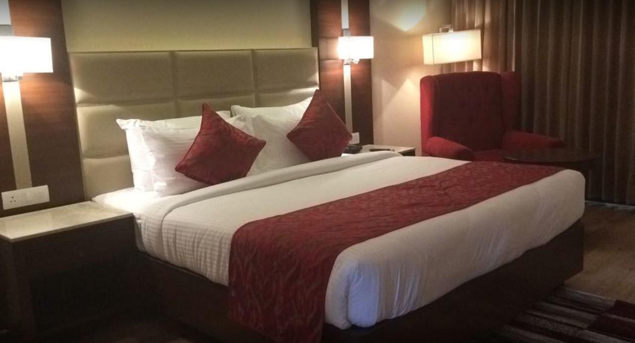 Continent Hotel Nawanshahr Nawashahr Екстер'єр фото
