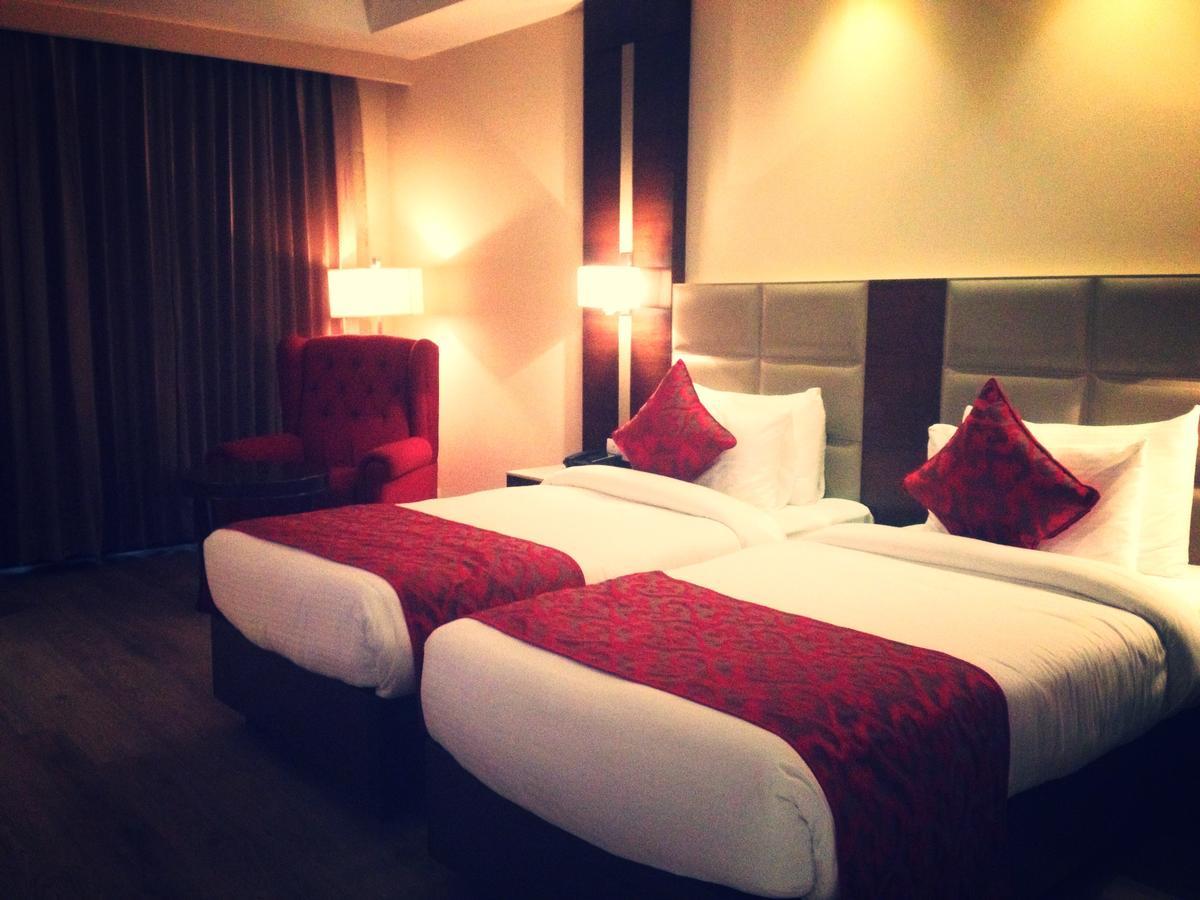 Continent Hotel Nawanshahr Nawashahr Екстер'єр фото